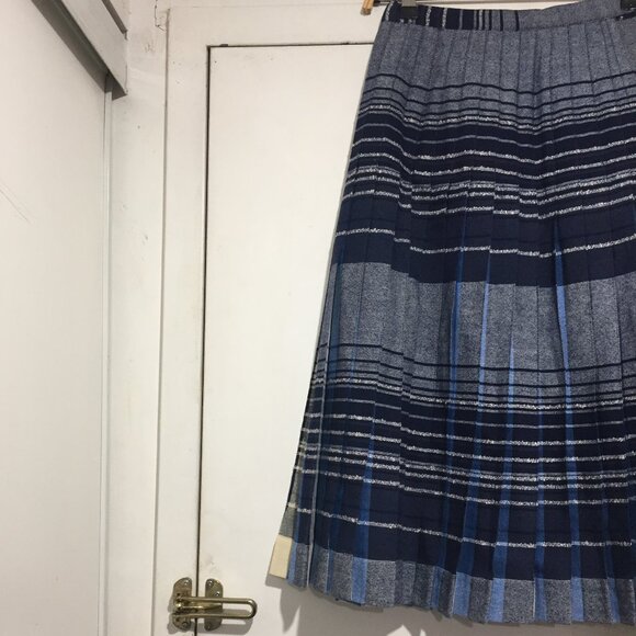 VINTAGE HIGHLAND QUEEN REVERSIBLE WOOL PLAID PLEATED SKIRTS SIZE 10 - Picture 11 of 12